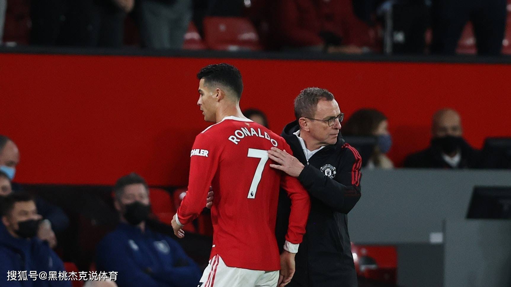 APP下载-关于欧联倒计时;西汉姆赛后内部沟通;细节引发关注;更衣室稳定;年轻球员得到机会的信息